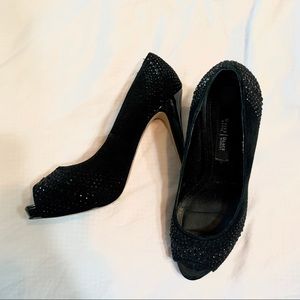 OWO Black peep-toe heals